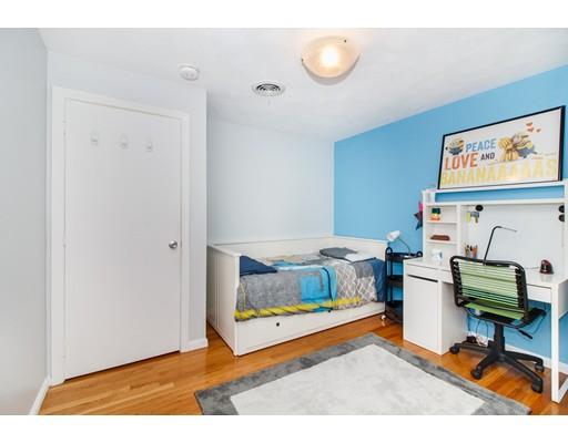 27 Parkvale Road Needham, MA 02492 - Photo 18 of 29 Gallery Image 18