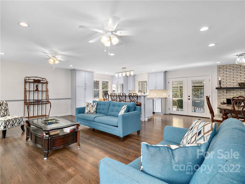 307 London Road Hendersonville, NC 28739 - Photo 6 of 30 Gallery Image 6