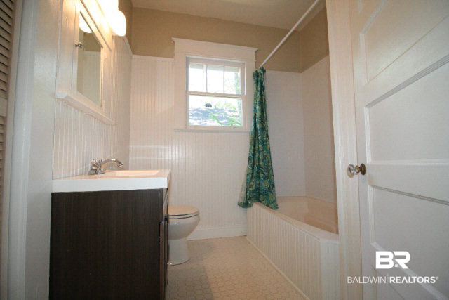 1557 Church Street Mobile, AL 36604 - Photo 15 of 24 Full bath