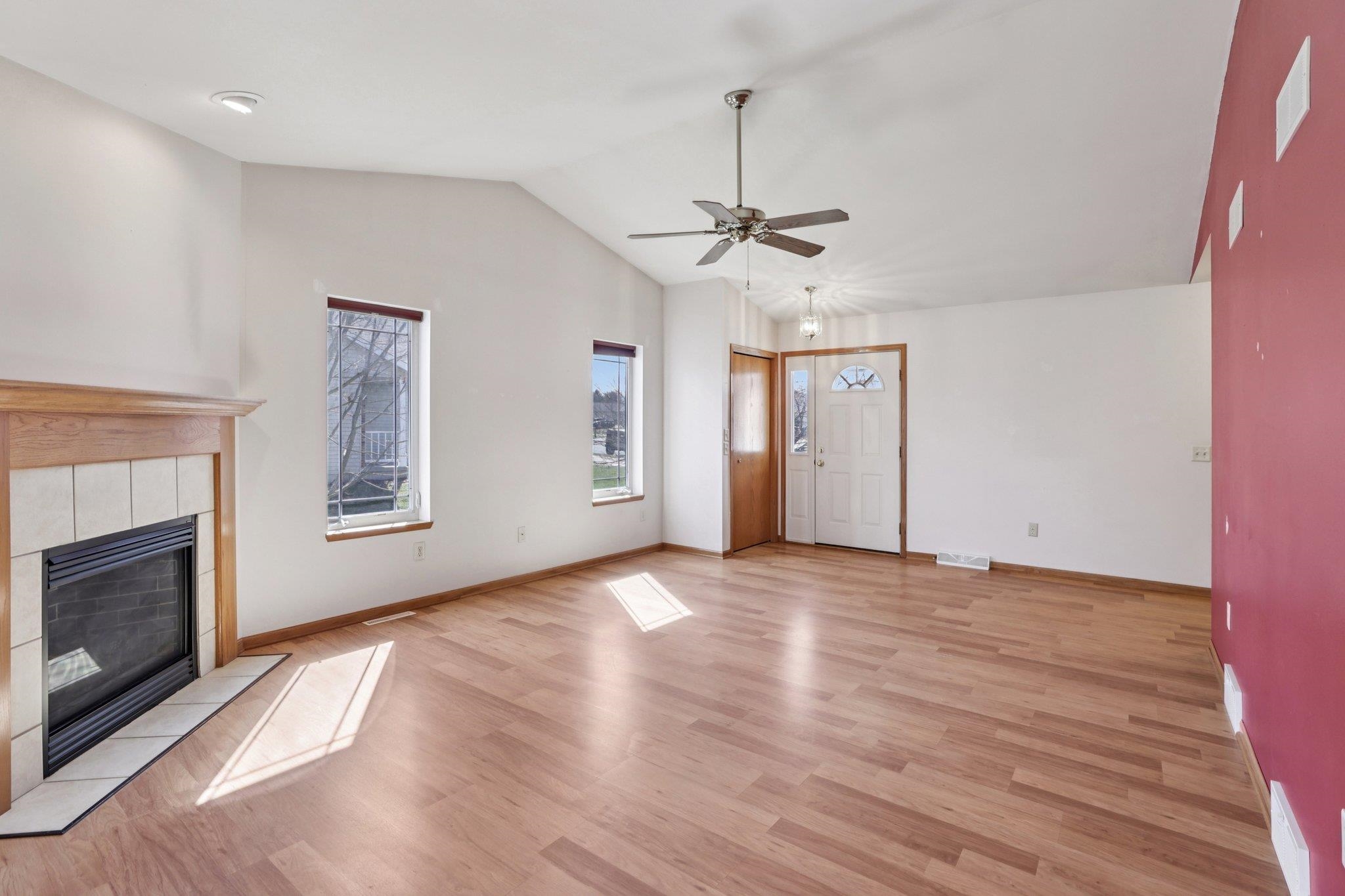 844 Dunn Avenue Oregon, WI 53575 - Photo 5 of 40