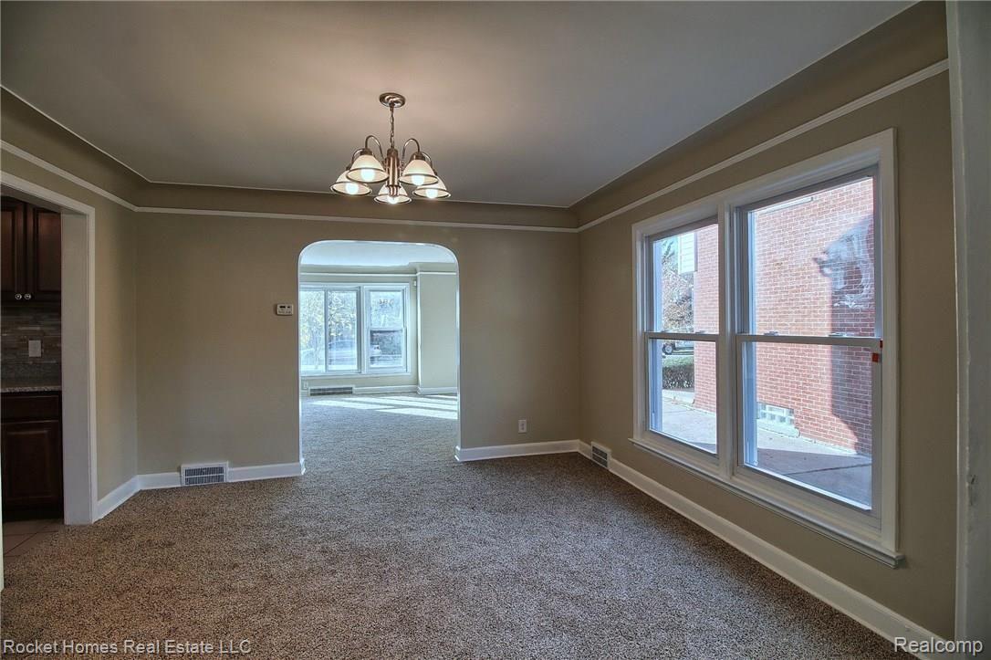 Dining_Room.jpg