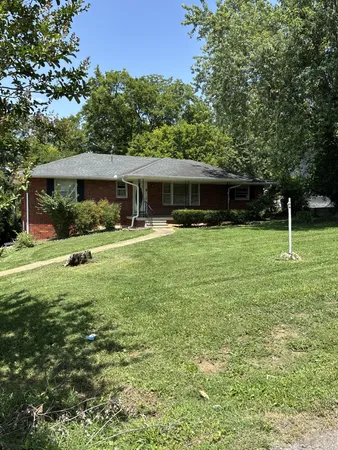 $399,900 | 131 Robinhood Circle, Hendersonville, TN 37075