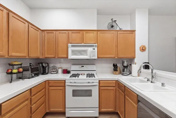 $1,075,000 | 863 Brea Lane, San Jose, CA 95138
