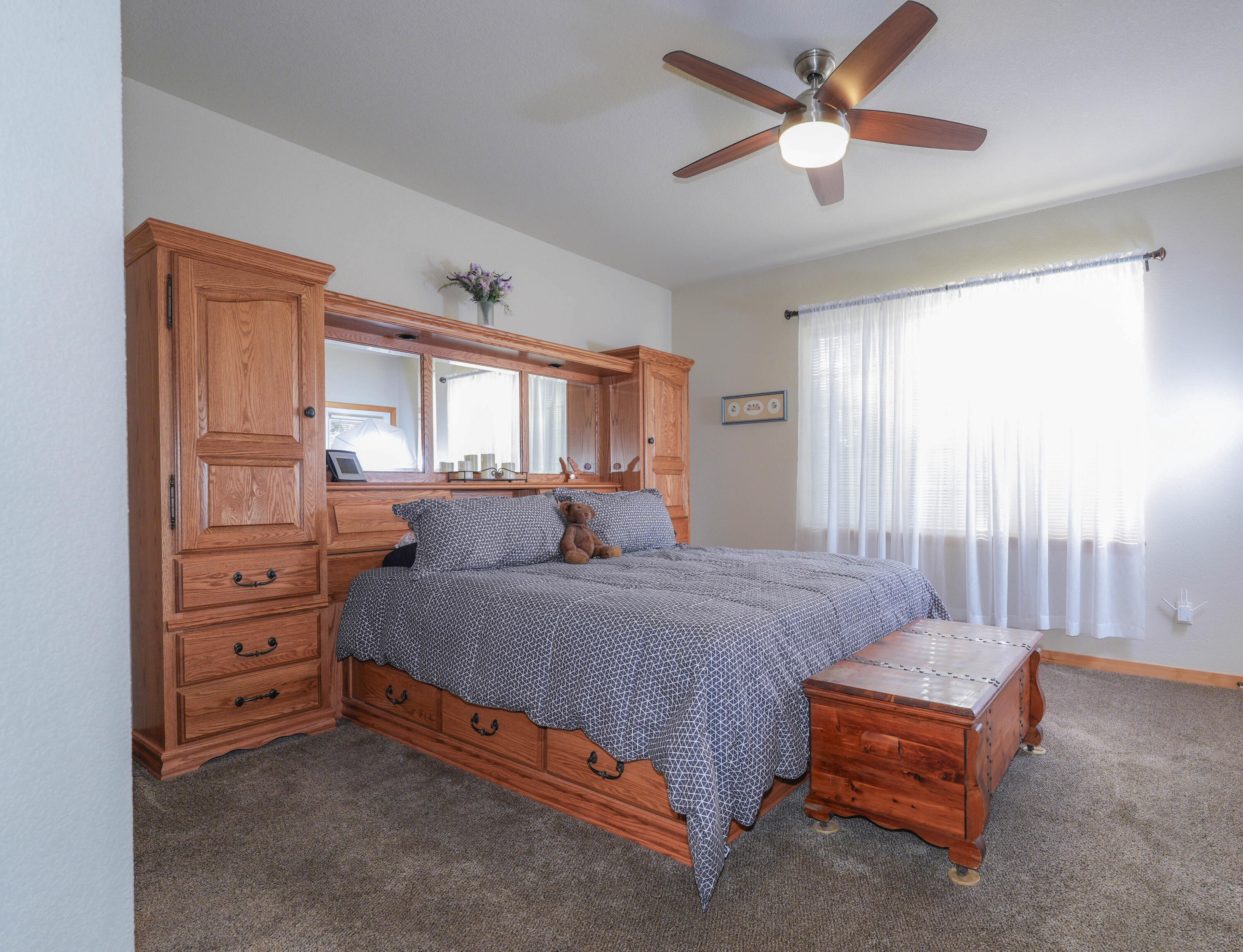 5028 Sora Loop Klamath Falls, OR 97601 - Photo 32 of 62 a bed room with a bed and a window