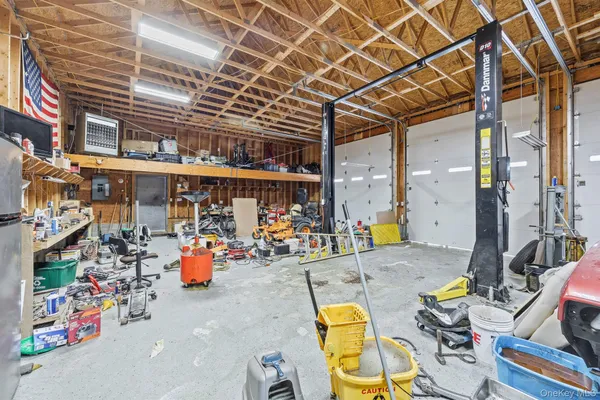 $925,000 | 35 Appaloosa Lane, Millbrook, NY 12545