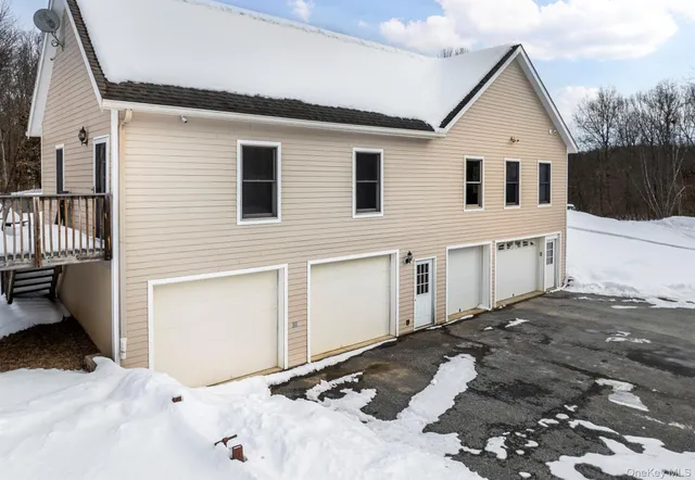 a view of backyard space