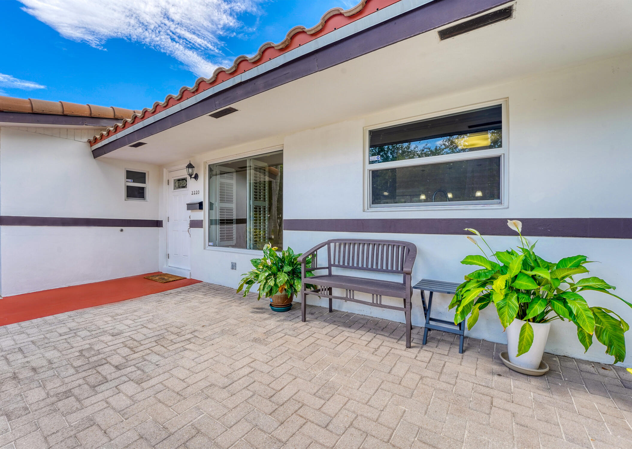 2220 Northeast 41st Street Lighthouse Point, FL 33064 - Photo 4 of 27 4 Front Patio