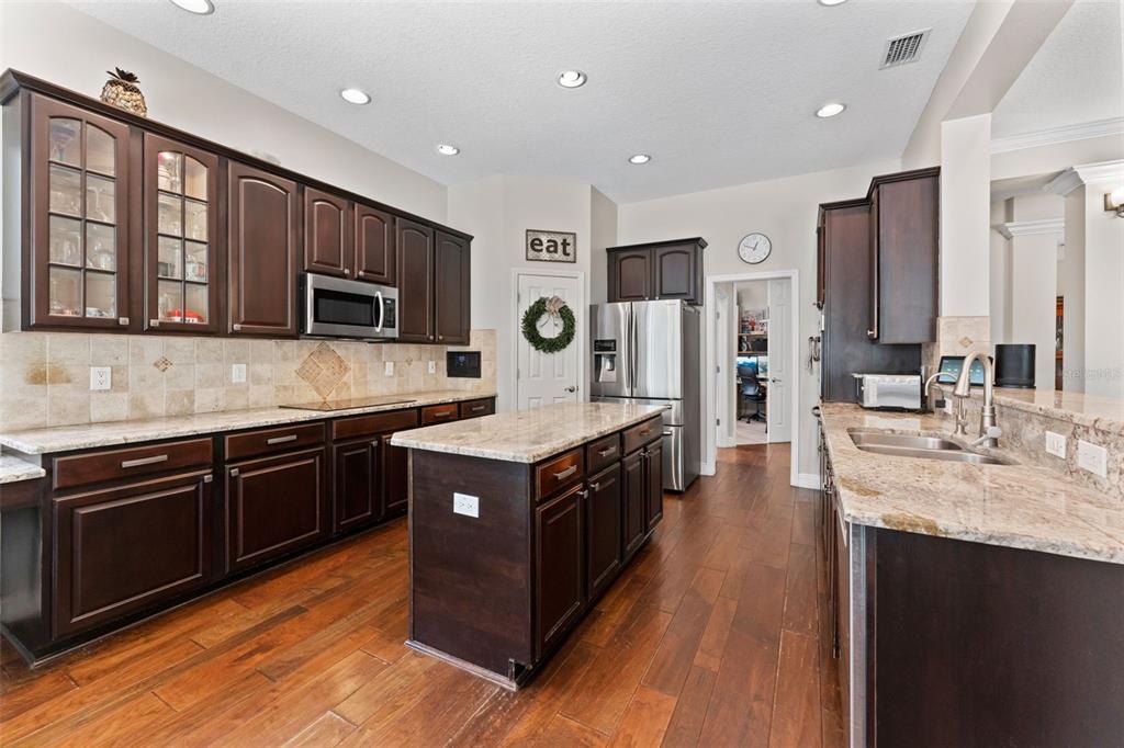 11615 Renaissance View Court Tampa, FL 33626 - Photo 13 of 56