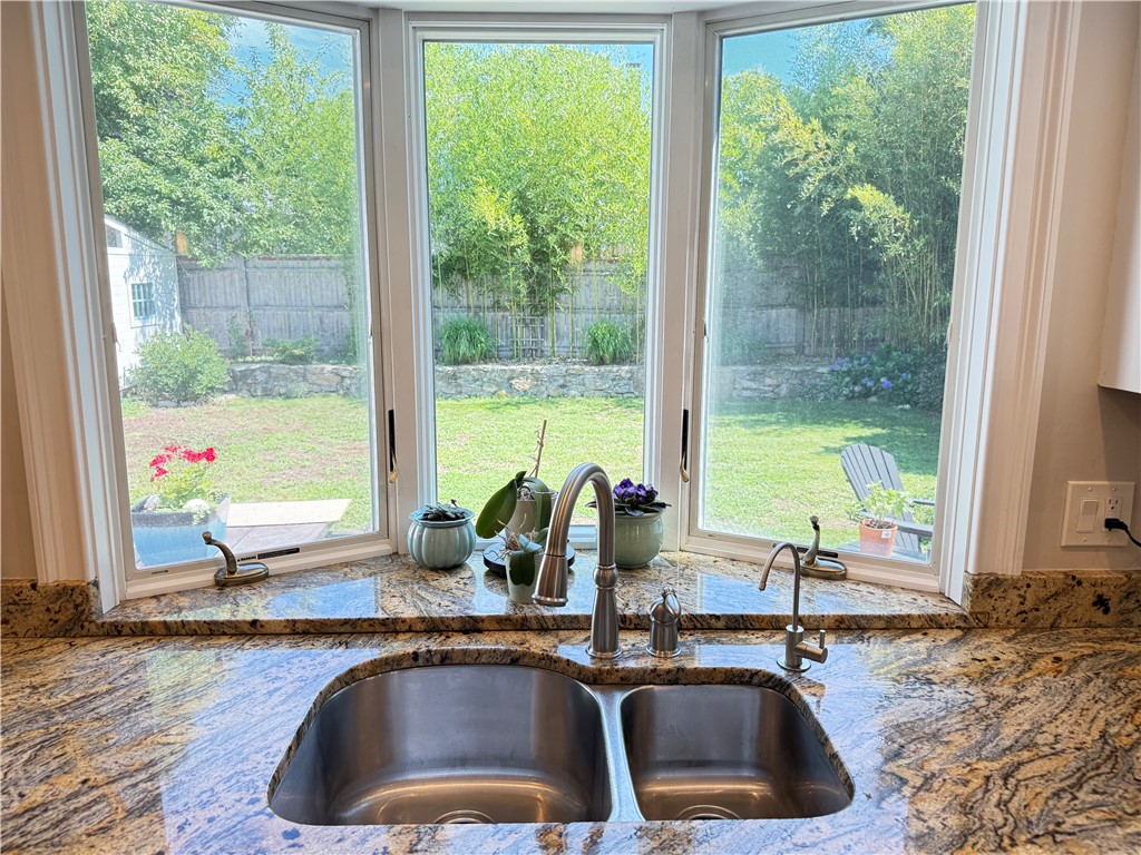 11 Beech Tree Road East Providence, RI 02916 - Photo 11 of 44 Gallery Image 11