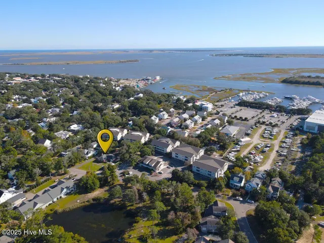 $859,900 | 511 West St George Street, Southport, NC 28461
