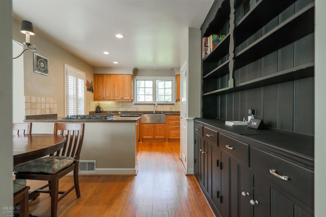 1134 Yorkshire Road Grosse Pointe Park, MI 48230 - Photo 9 of 30