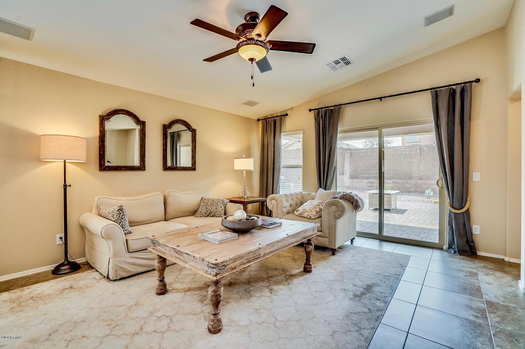2151 East Stacey Road Gilbert, AZ 85298 - Photo 11 of 36 Nice and Bright