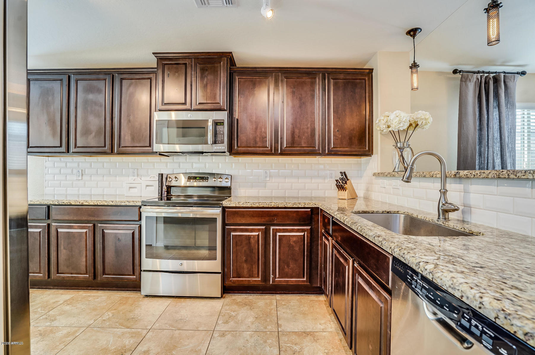 2151 East Stacey Road Gilbert, AZ 85298 - Photo 6 of 36 Kitchen 5
