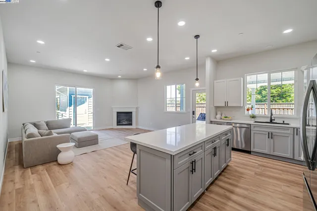 $1,598,000 | 202 Sonia Way, Livermore, CA 94550