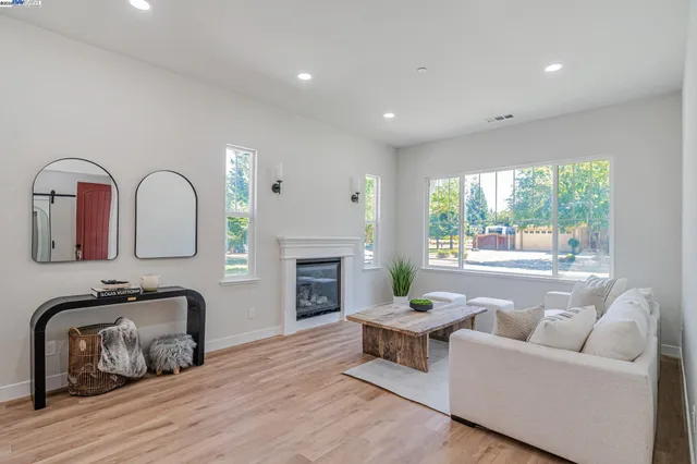 $1,598,000 | 202 Sonia Way, Livermore, CA 94550