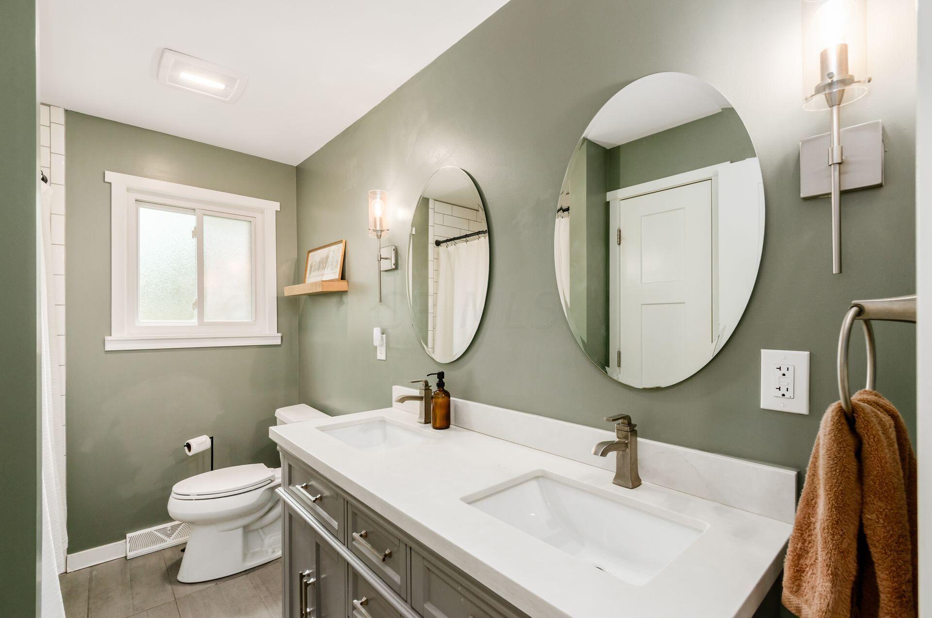 2643 Shrewsbury Road Columbus, OH 43221 - Photo 9 of 20 bathroom