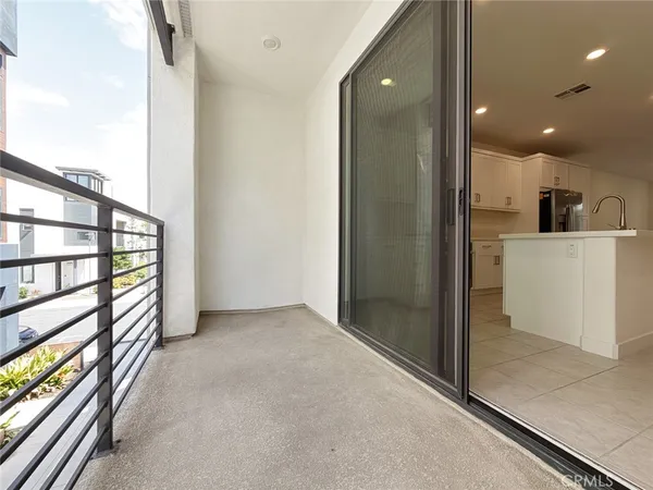 $4,500 | 400 Transport, Tustin, CA 92782