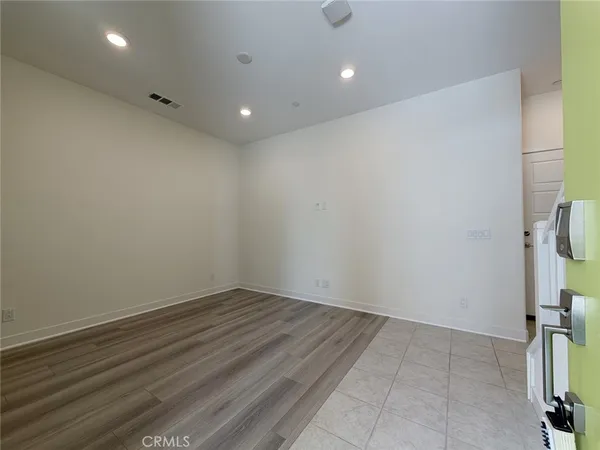 $4,500 | 400 Transport, Tustin, CA 92782