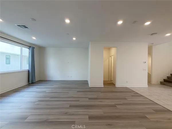$4,500 | 400 Transport, Tustin, CA 92782