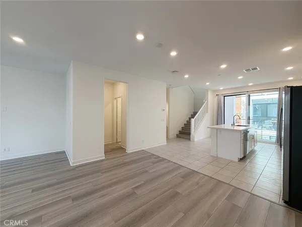 $4,500 | 400 Transport, Tustin, CA 92782
