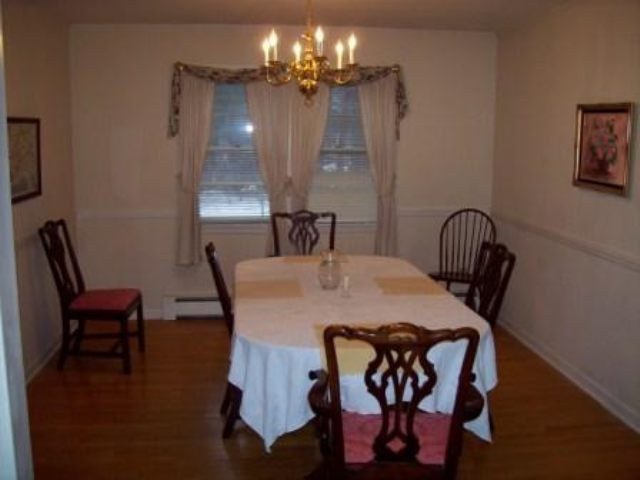 8 Oak Road Bethlehem, NY 12054 - Photo 3 of 9 Photo 3