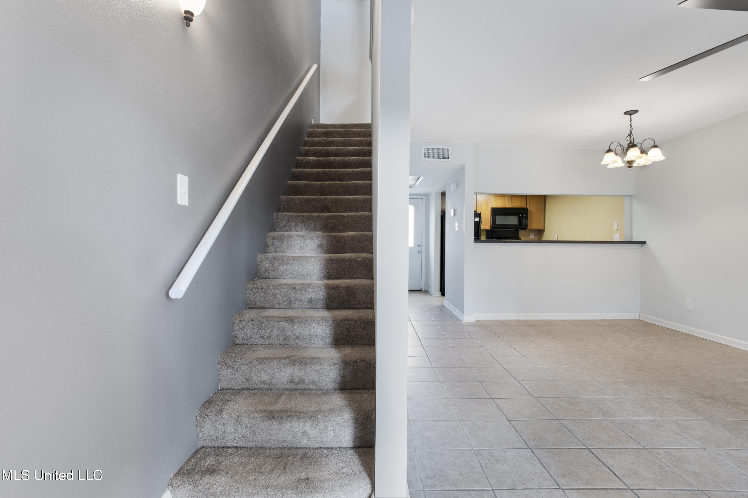 3230 Cumberland Road, Unit 54 Ocean Springs, MS 39564 - Photo 11 of 30 Stairs