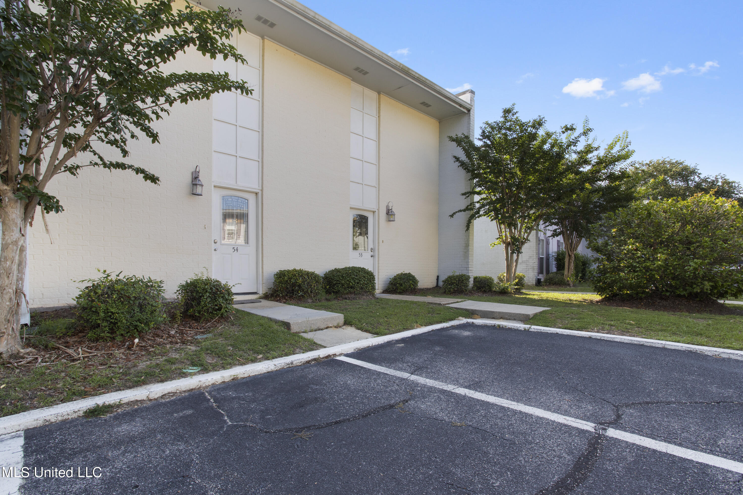 3230 Cumberland Road, Unit 54 Ocean Springs, MS 39564 - Photo 24 of 30 Parking