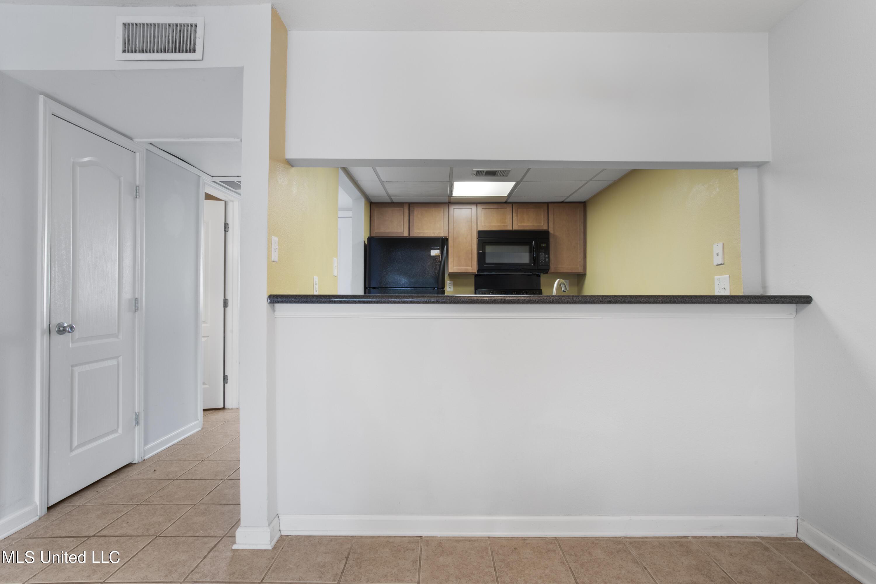 3230 Cumberland Road, Unit 54 Ocean Springs, MS 39564 - Photo 7 of 30 Kitchen