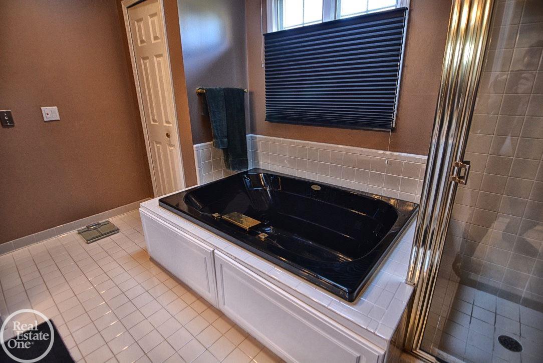 2052 Reagan Drive Rochester Hills, MI 48309 - Photo 35 of 70