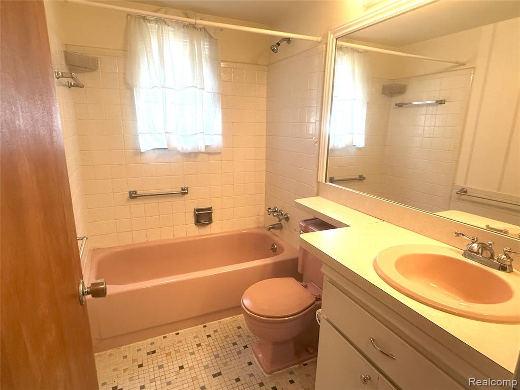 29330 Hoover Road, Unit 330 Warren, MI 48093 - Photo 15 of 31