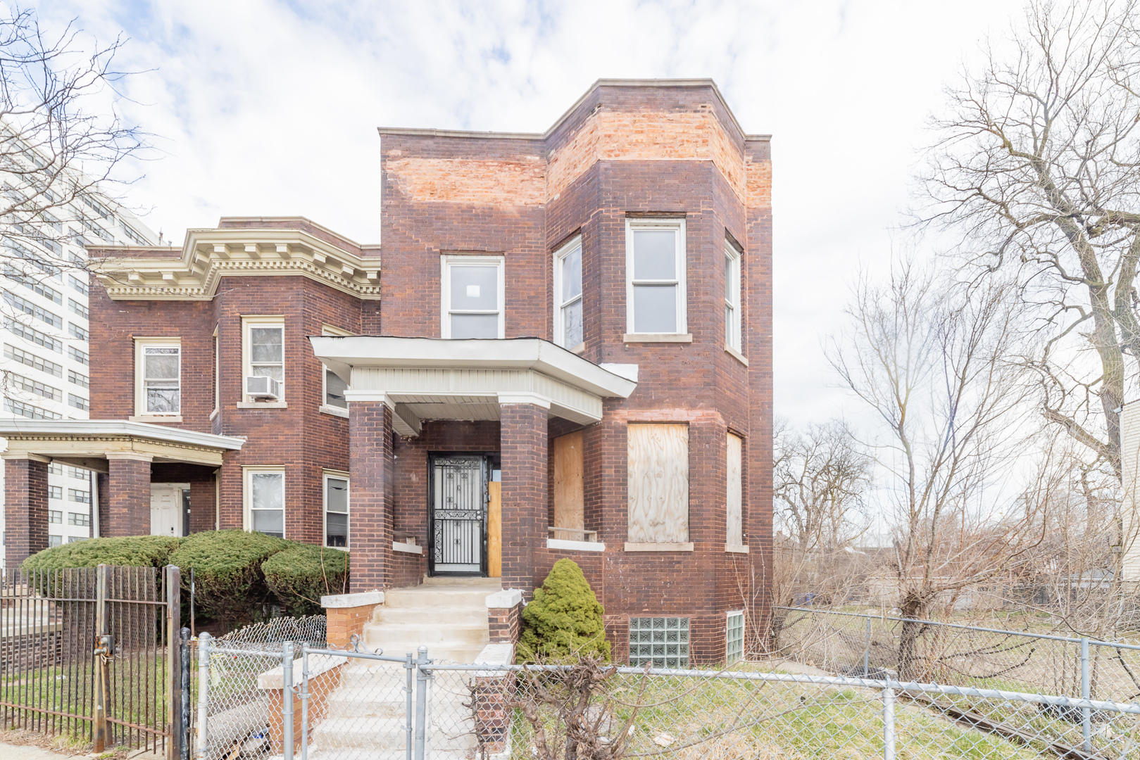 7109 South Vincennes Ave  