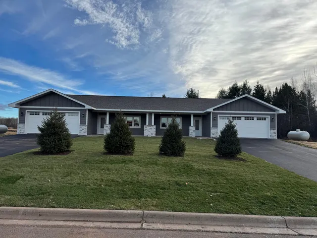 $376,900 | 4450 East Moose Horn Drive, Moose Lake, MN 55767