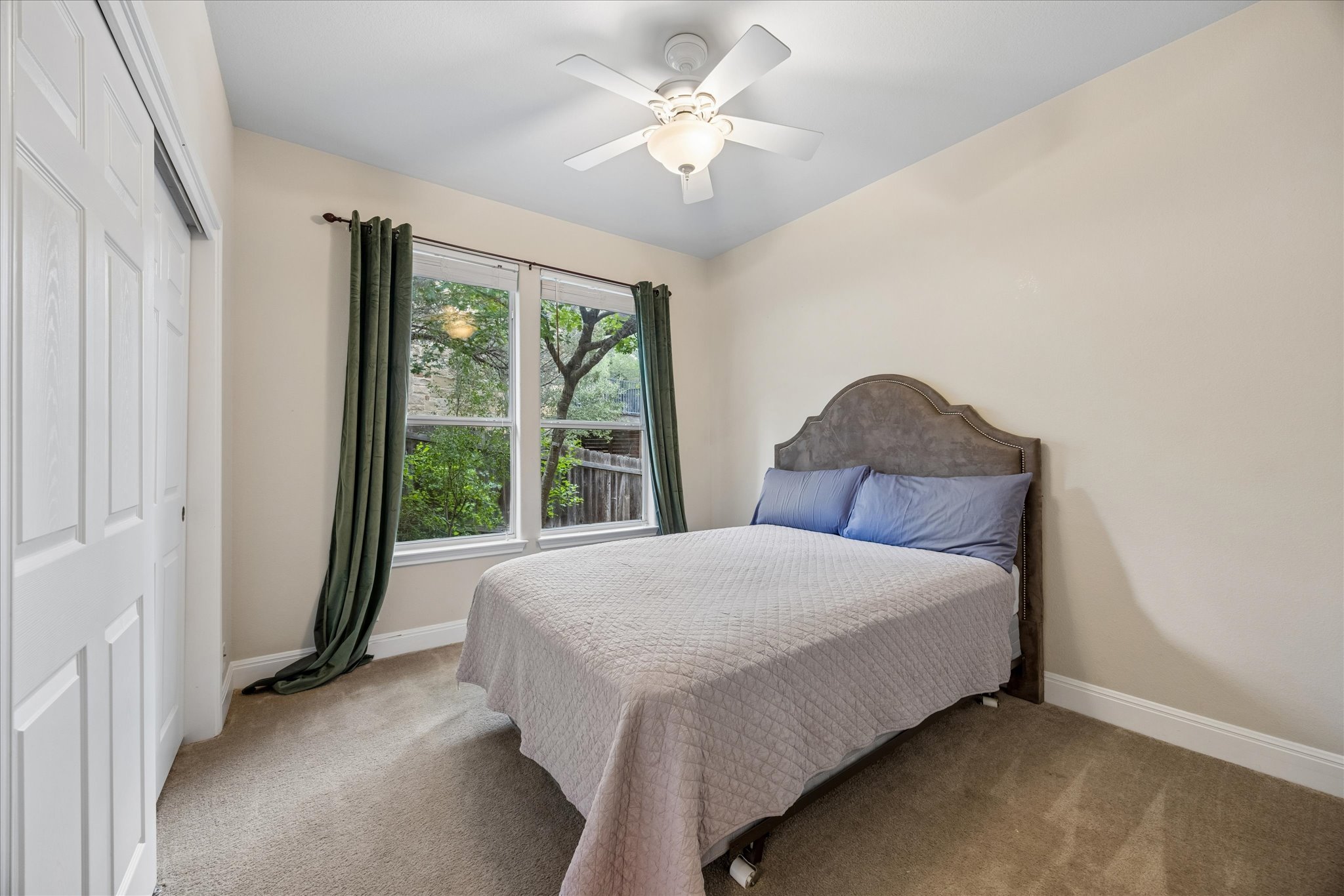 313 South Flamingo Drive Austin, TX 78734 - Photo 20 of 24 Queen size bed.