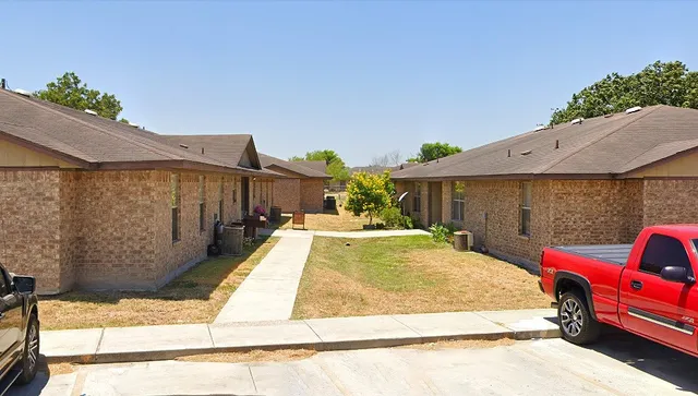 $430 | 1715 2nd, Roma, TX 78584