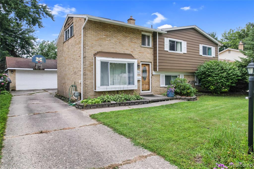 29525 Curtis Road Livonia, MI 48152 - Photo 4 of 42 Gallery Image 4