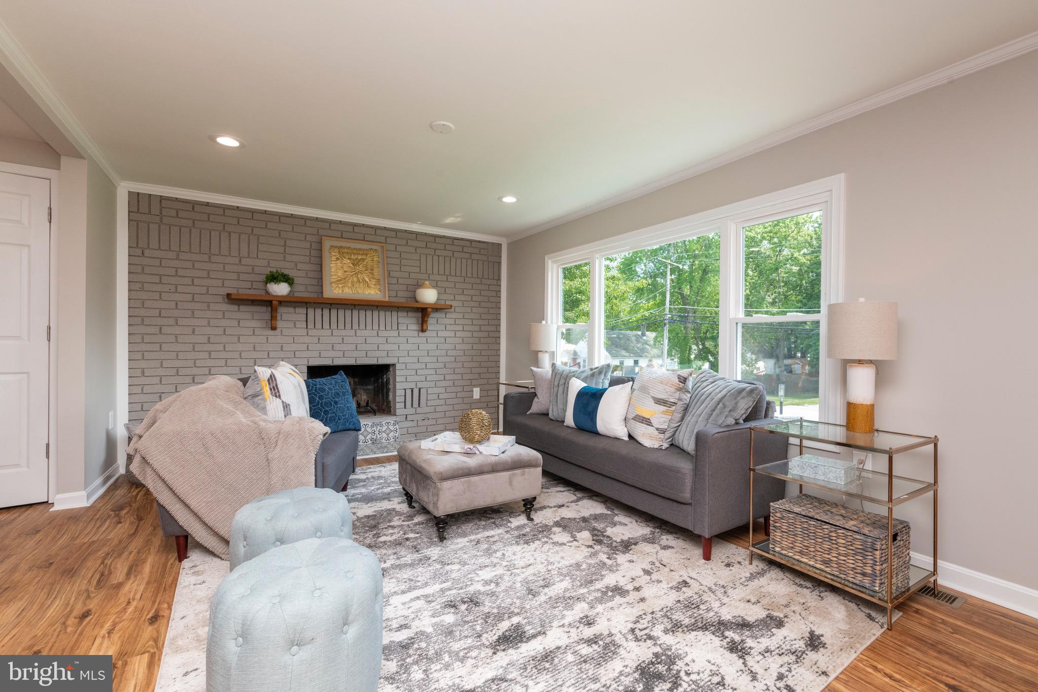 524 Patapsco Avenue Rosedale, MD 21237 - Photo 5 of 46 Light & bright Living Room!