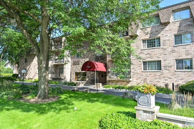 $149,900 | 1730 West Green Tree Road, Unit 310, Glendale, WI 53209