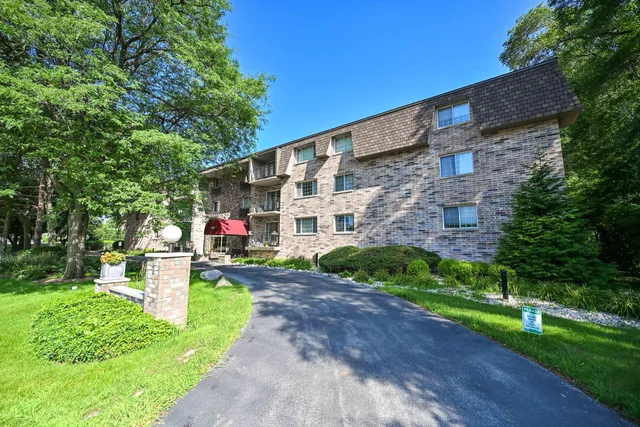 $149,900 | 1730 West Green Tree Road, Unit 310, Glendale, WI 53209