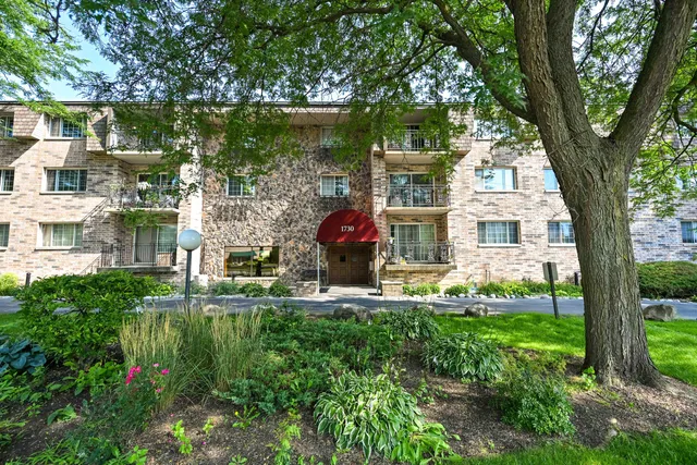 $149,900 | 1730 West Green Tree Road, Unit 310, Glendale, WI 53209