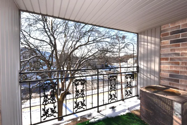 $149,900 | 1730 West Green Tree Road, Unit 310, Glendale, WI 53209