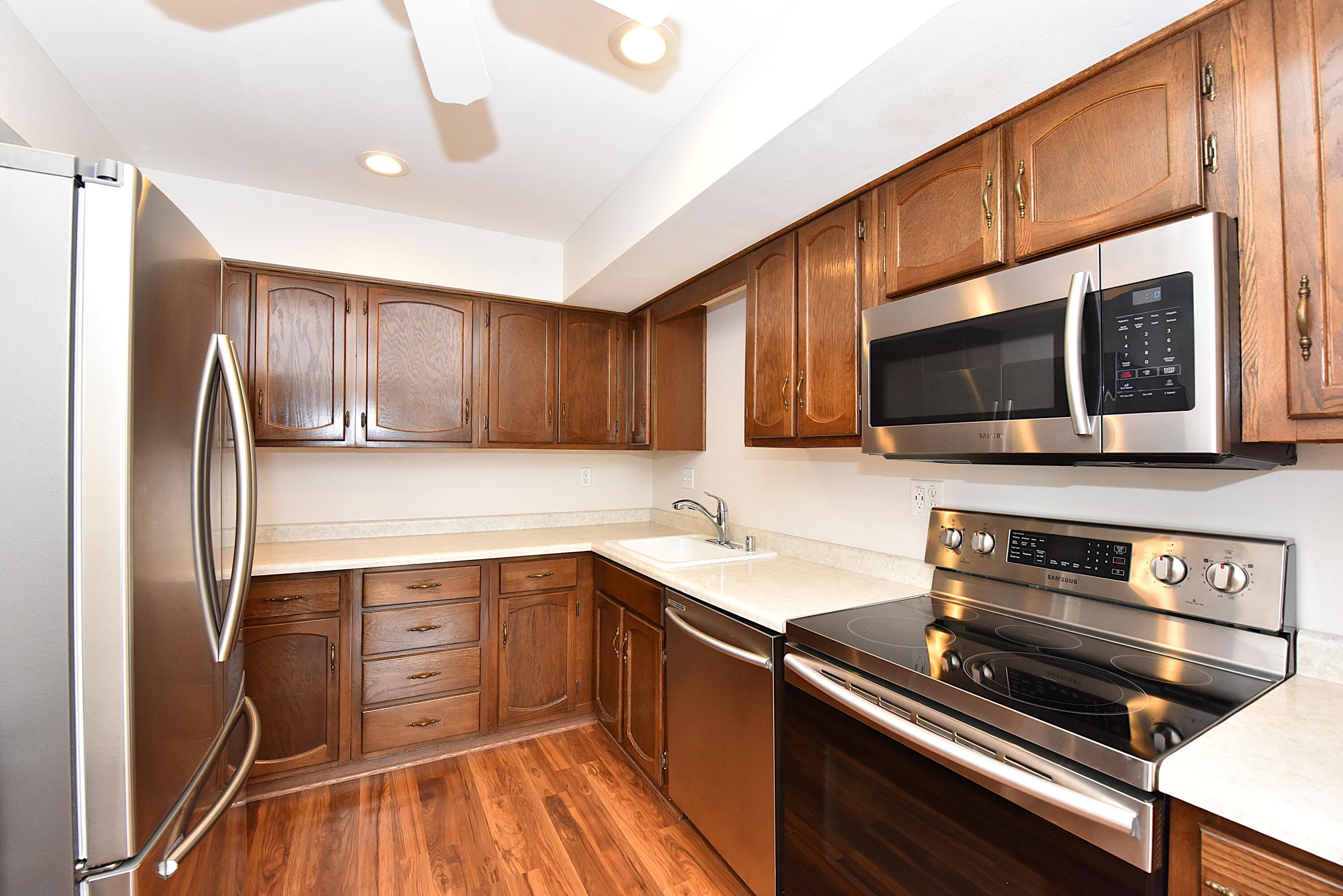 1730 West Green Tree Road, Unit 310 Glendale, WI 53209 - Photo 10 of 34 Stainless Appliancess