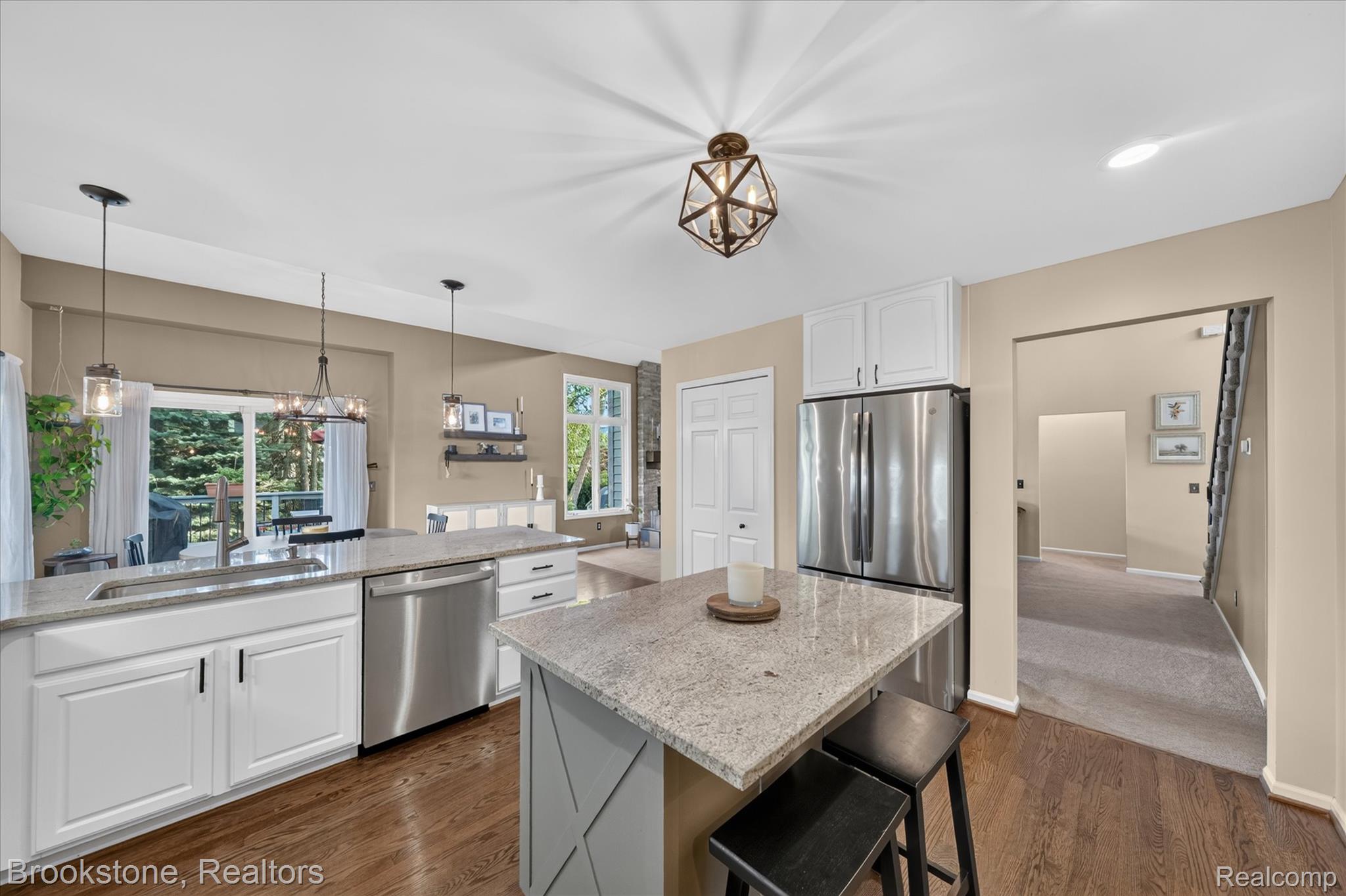6730 Longhurst Clarkston, MI 48346 - Photo 10 of 30 9 Kitchen.jpg
