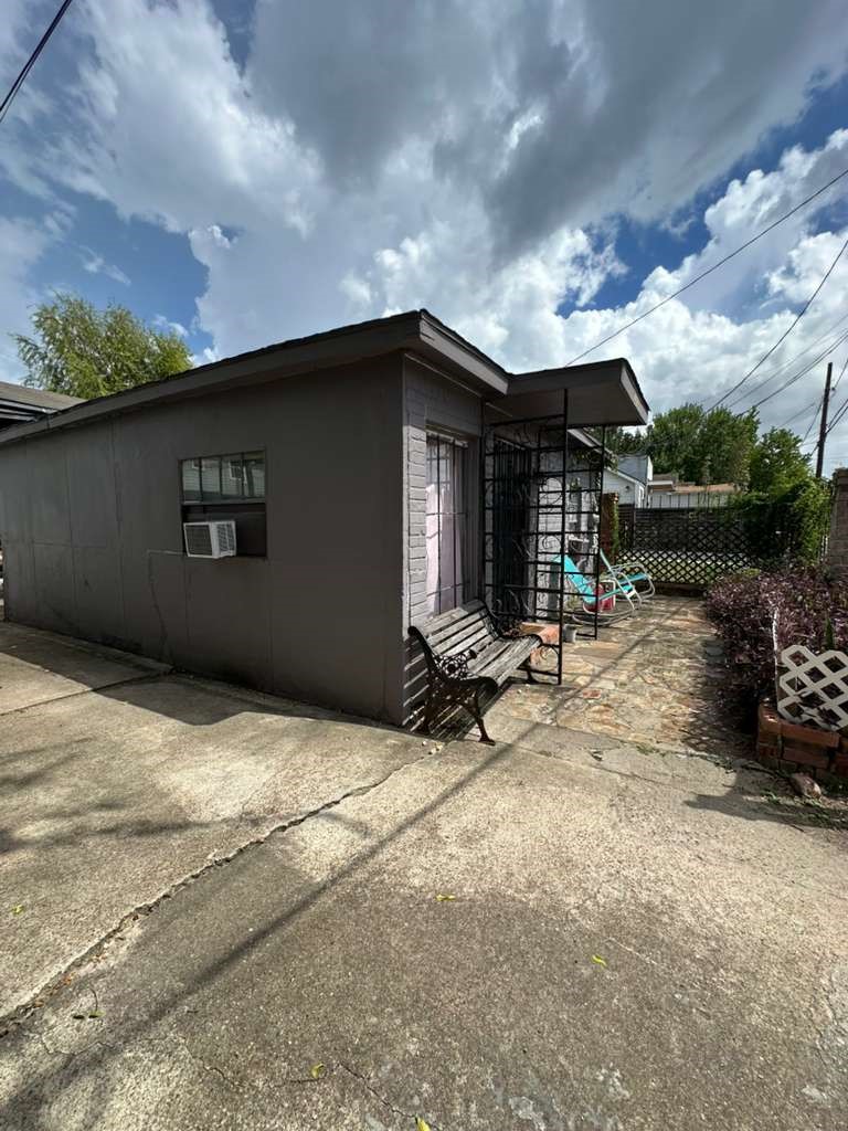 4406 Allen Street Houston, TX 77007 - Photo 4 of 19