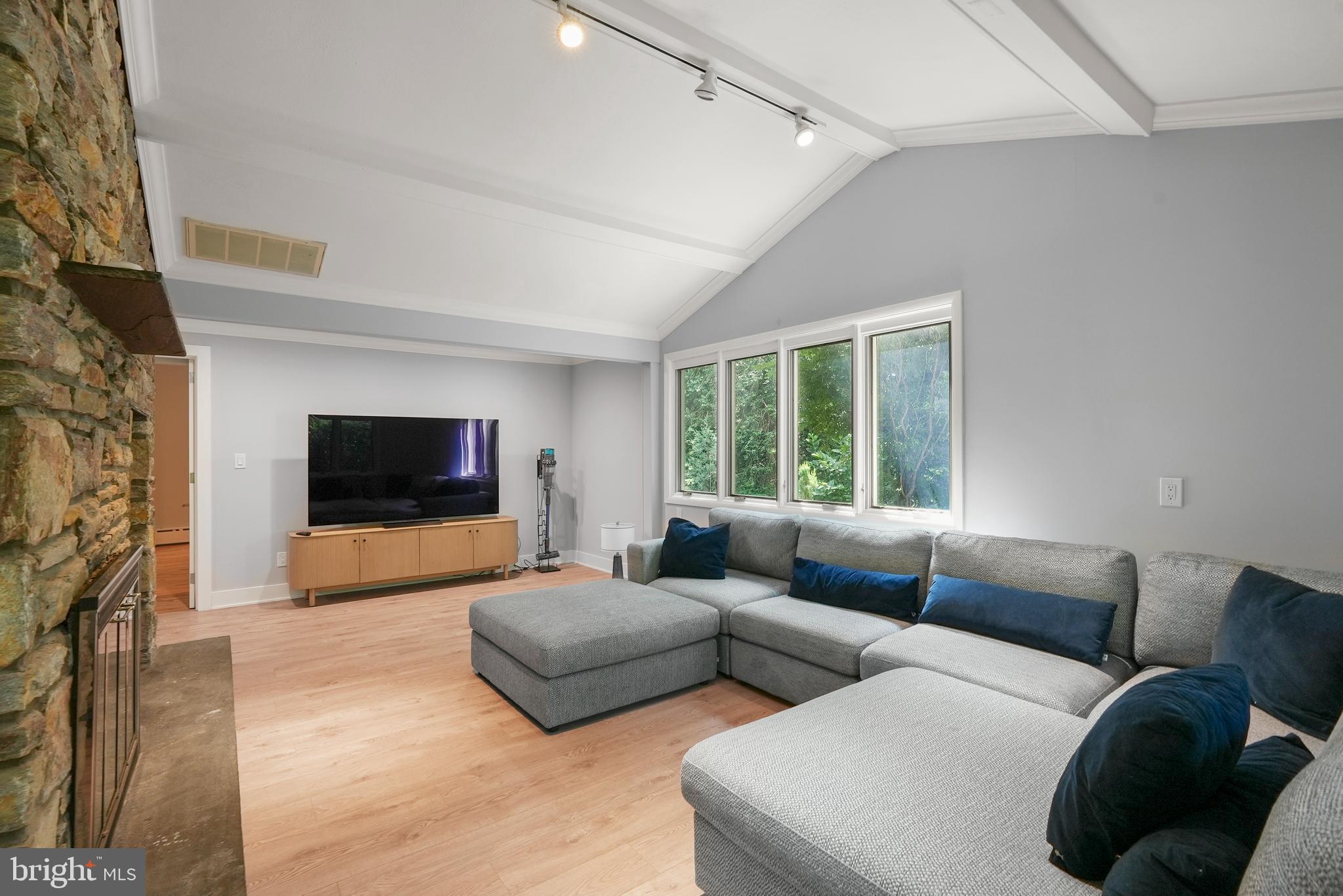 901 Dale Road Jenkintown, PA 19046 - Photo 18 of 56