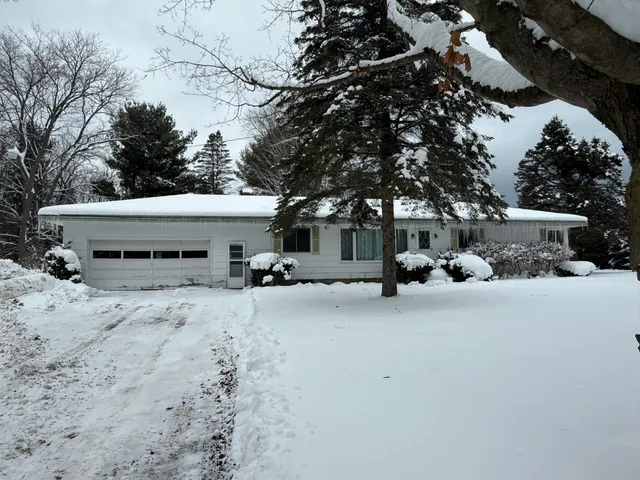 $269,900 | 2404 West Arthur Road, New Era, MI 49446