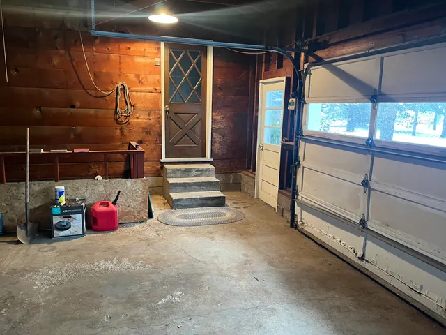 $259,900 | 2404 West Arthur Road, New Era, MI 49446