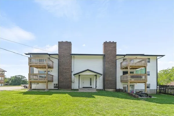 $865,000 | 2200 Mission Road, Harrisonville, MO 64701