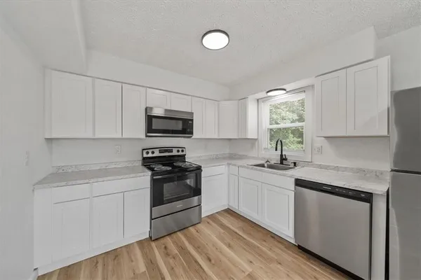 $865,000 | 2200 Mission Road, Harrisonville, MO 64701