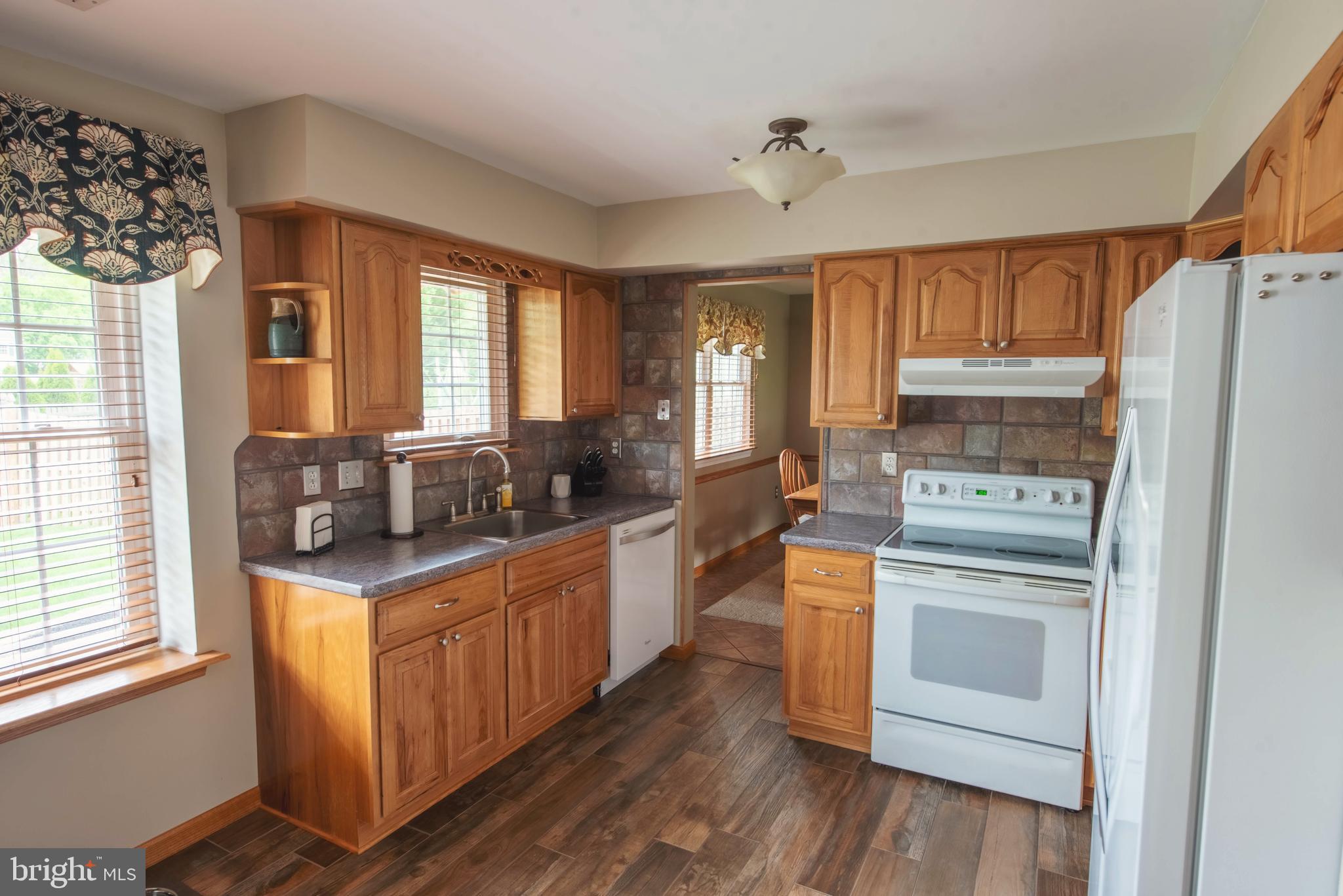 405 Waldon Road Langhorne, PA 19047 - Photo 11 of 41