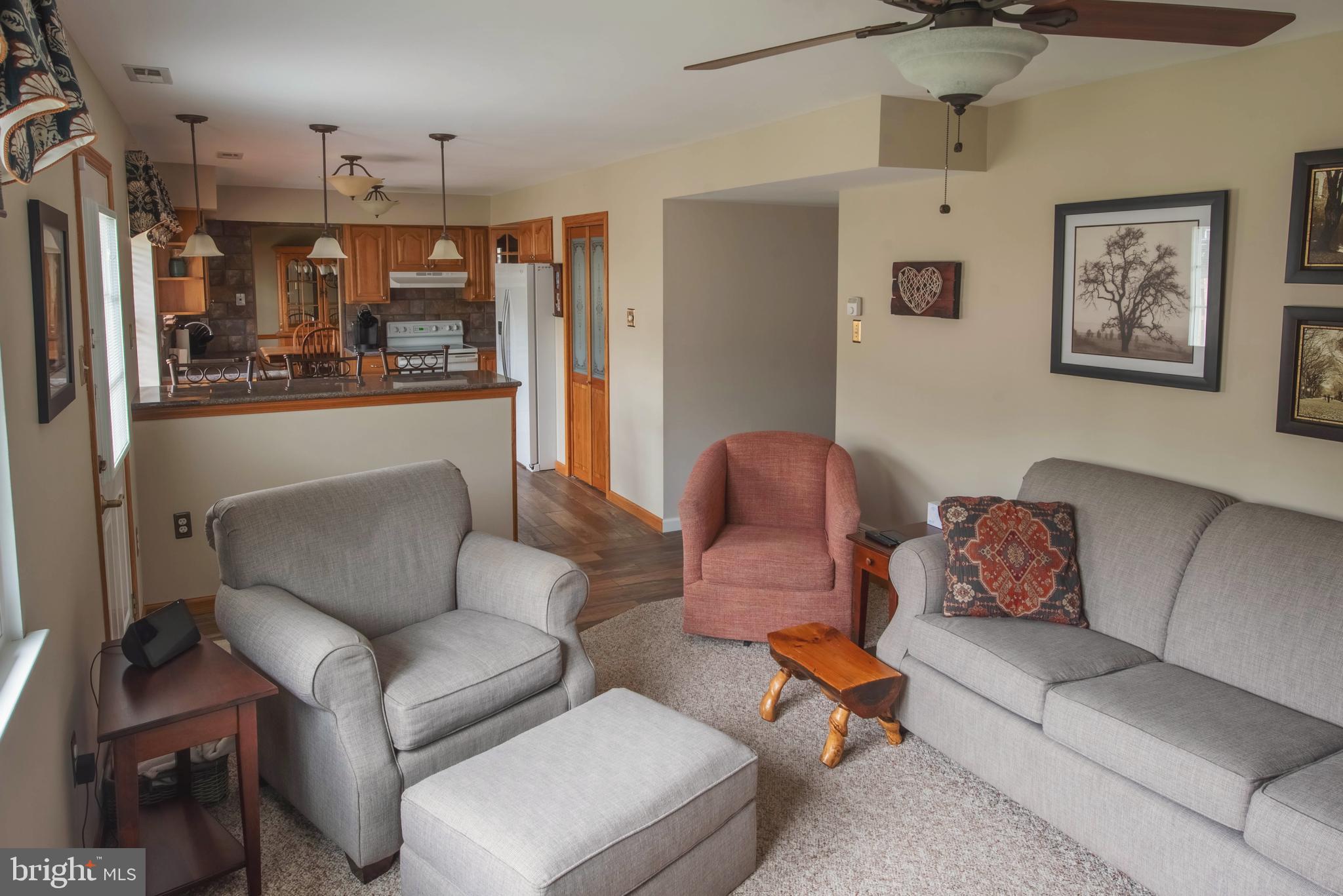 405 Waldon Road Langhorne, PA 19047 - Photo 4 of 41
